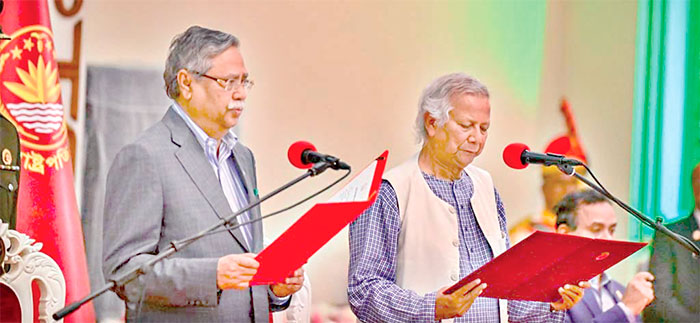 অন্তর্বর্তী সরকারকে অনাকাঙ্ক্ষিত বিতর্কে জড়িয়ে দুর্বল করা হচ্ছে by শহীদুল্লাহ ফরায়জী