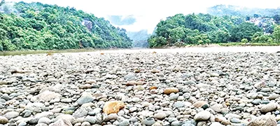 ৭ বছর ধরে বন্ধ সিলেটের পাথর কোয়ারি, কর্মহীন লাখো শ্রমিক by মিনহাজ উদ্দিন