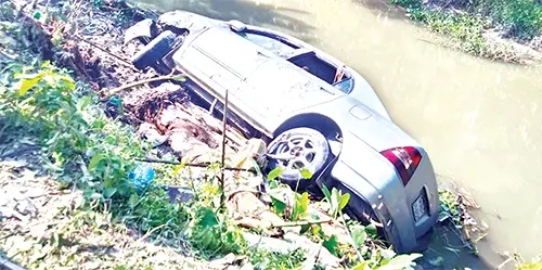 পিরোজপুরে প্রাইভেটকার খাদে: দুই পরিবারে নিহত ৮ সদস্য