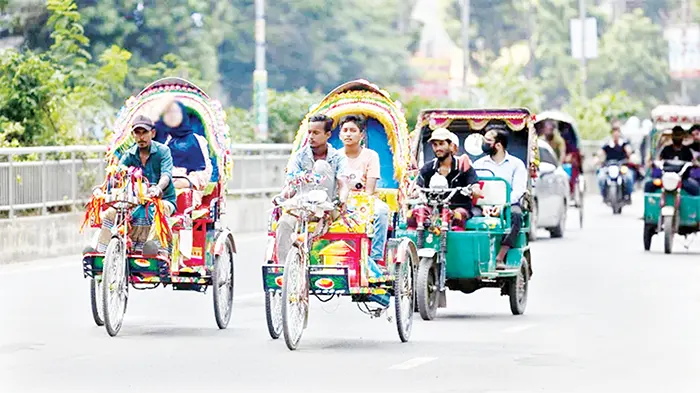 ঢাকায় অটোরিকশা চার্জের কয়েক হাজার স্টেশন! by নাজমুল হুদা