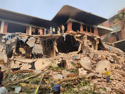 ৩২ নম্বরে ভাঙচুর অনভিপ্রেত: হাসিনার উসকানিমূলক বক্তব্যে গভীর ক্রোধের বহিঃপ্রকাশ: সিএ প্রেস উইং