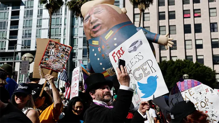 ডনাল্ড ট্রাম্পের বিরুদ্ধে বিক্ষোভকে সমর্থন জানালেন কমালা হ্যারিস