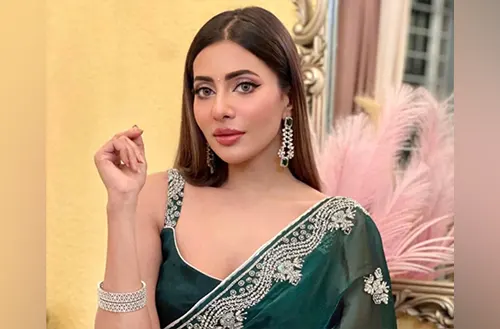 Erkak tashlandiq hojatxonada sikilgan Tasma va xotin va jinsiy aloqa