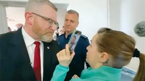 বৈধ গর্ভপাতের জন্য টার্গেট নারী চিকিৎসক