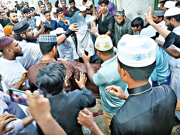 Juni toldirilgan mushuk Sexwife cuckold crossdresser