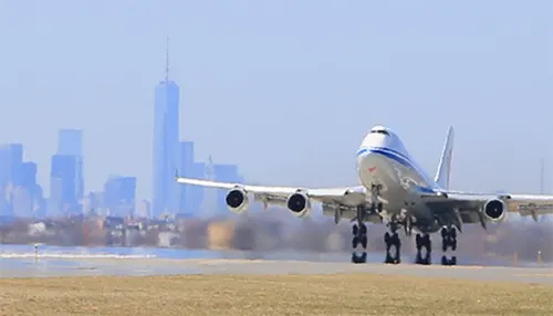 সরকারি শাটডাউন: যুক্তরাষ্ট্রে শত শত ফ্লাইট বাতিল, ভোগান্তিতে মানুষ