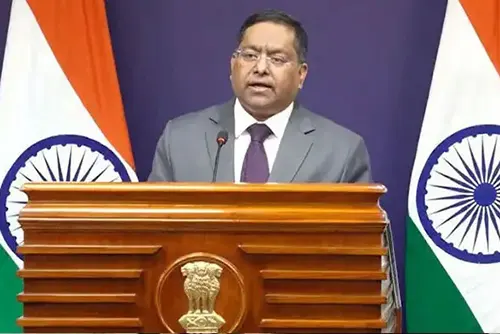 হাসিনাকে দেশে ফেরানোর অনুরোধ পর্যালোচনা করছে ভারত