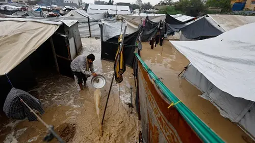 ঝড়-বৃষ্টিতে বিপর্যস্ত গাজা, ১০ জনের বেশি নিহত