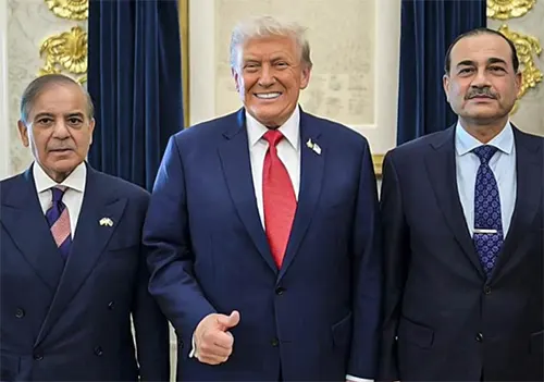 পাকিস্তান আবার বিশ্বের দৃষ্টি আকর্ষণ করল