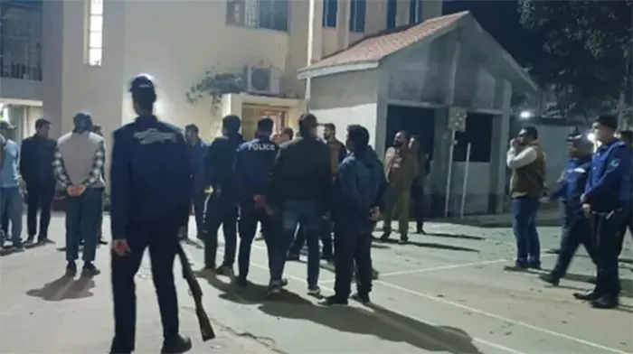 গোপালগঞ্জে বিচারকের বাসভবনে ককটেল হামলা