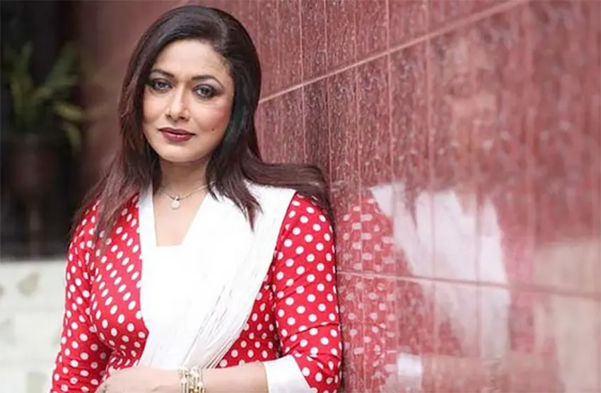 Erta tongda juda yosh xotini bilan yumshoq jinsiy aloqa (porno video)