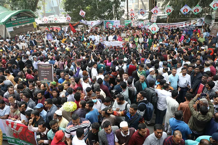 সরকারের পতন না হওয়া পর্যন্ত রাজপথে থাকবো সেলিমা রহমান